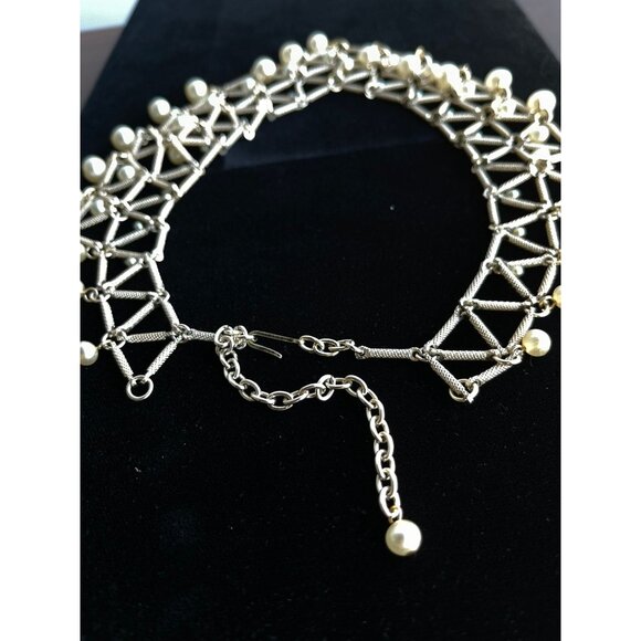 Vintage 1950's Three Layered Gold Tone Bib Necklace Three Size Pearls Triangle - Picture 3 of 3